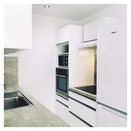 Cote Hyper Centre - Bord De アパート *